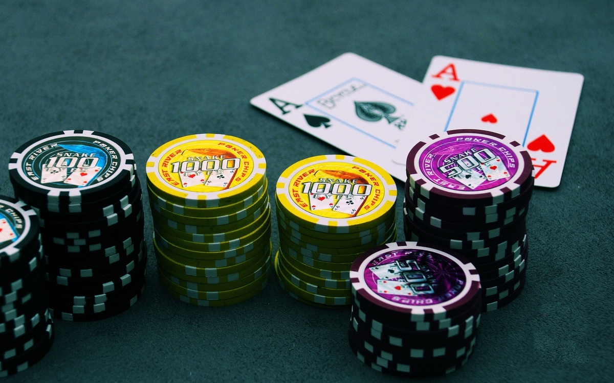 Casino Knight کھلاڑیوں کے لیے لائیو کیسینو سیکشن